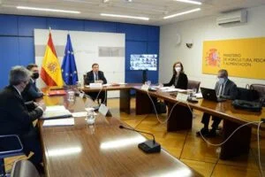 Luis Planas ratifica la voluntad del Gobierno para la aplicación efectiva de la nueva ley de la cadena alimentaria
