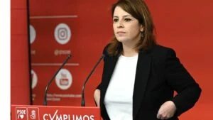 Adriana Lastra señala a Casado como “el líder más desleal de la democracia”