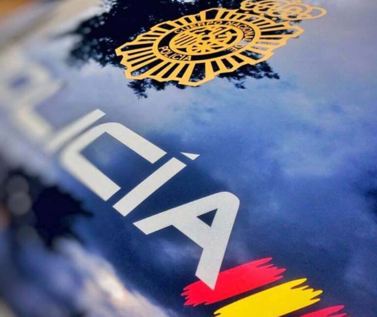 La Policía Nacional detiene a un joven de 19 años por vender billetes falsos a través de TikTok y Telegram