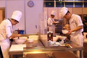 El paro sube en 17.173 personas en enero, segundo mejor dato de la serie histórica con la contratación indefinida en máximos