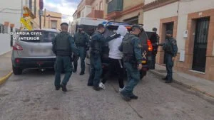 La Guardia Civil desmantela tres grupos criminales dedicados al lavado de dinero procedente del narcotráfico