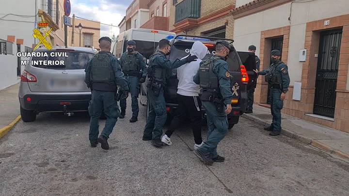 La Guardia Civil desmantela tres grupos criminales dedicados al lavado de dinero procedente del narcotráfico