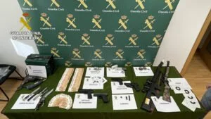 Detenidas tres personas por fabricación ilegal de explosivos y tráfico de armas