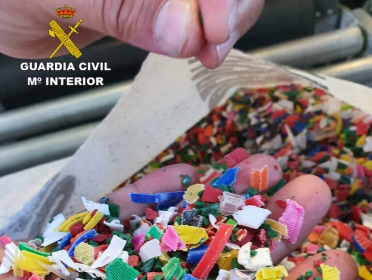 Desarticulada una organización criminal que importaba grandes cantidades de cocaína oculta entre escamas de PET