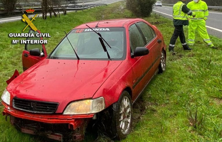 La Guardia Civil investiga a un conductor por dos delitos contra la seguridad vial y otro de robo de vehículo a motor