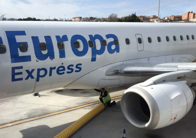 El Gobierno flexibiliza los requisitos sanitarios de entrada a España para personas entre 12 y 17 años de fuera de la UE