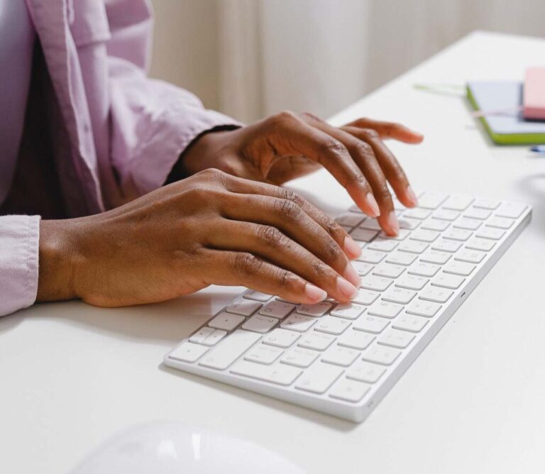 6 consejos para padres que quieren guiar a sus hijos hacia un uso seguro de Internet