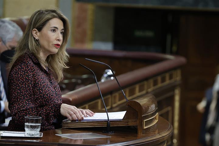 Raquel Sánchez defiende las medidas del Gobierno para dar robustez y mejorar el sector del transporte