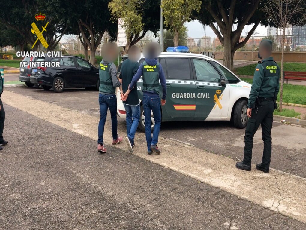 La Guardia Civil desarticula un grupo criminal que había estafado más de 2.000.000 de euros en 32 provincias del país