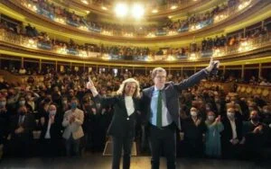 Feijóo reclama un Gobierno que no se oculte ante las dificultades: “Ojalá bajara los impuestos con tanta rapidez como los ha subido”