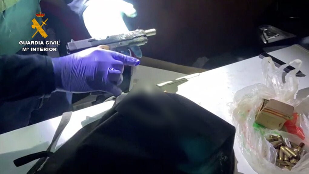 La Guardia Civil desarticula una organización criminal que botaba narcolanchas en las costas alicantinas