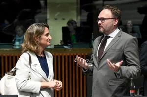 España, satisfecha con un acuerdo que cierra las directivas de Renovables y Eficiencia Energética y permite acelerar la transición energética