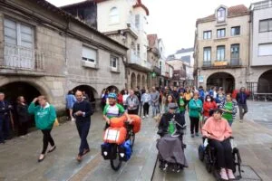Pedaleo solidario frente a la ELA