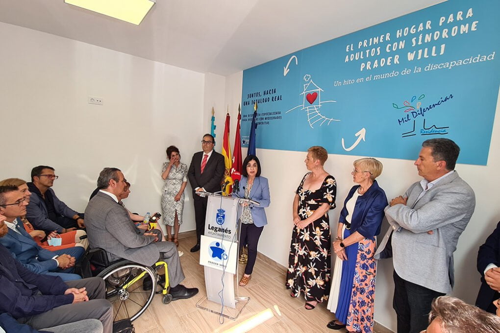 Darias destaca la labor transversal del Gobierno para mejorar la situación de las personas con enfermedades raras y sus familias