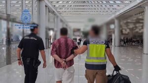 La Policía Nacional detiene a cuatro ladrones especializados en arrebatar relojes de alta gama a personas de edad avanzada