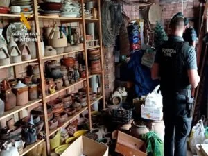 Halladas más de 1.000 piezas arqueológicas en un domicilio valenciano tras un registro por tráfico de drogas