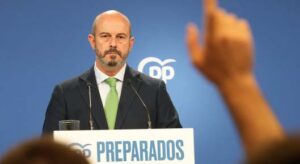 El PP presenta un paquete de medidas extraordinarias que recoge una mayor participación del Ejército para luchar contra la ola de incendios