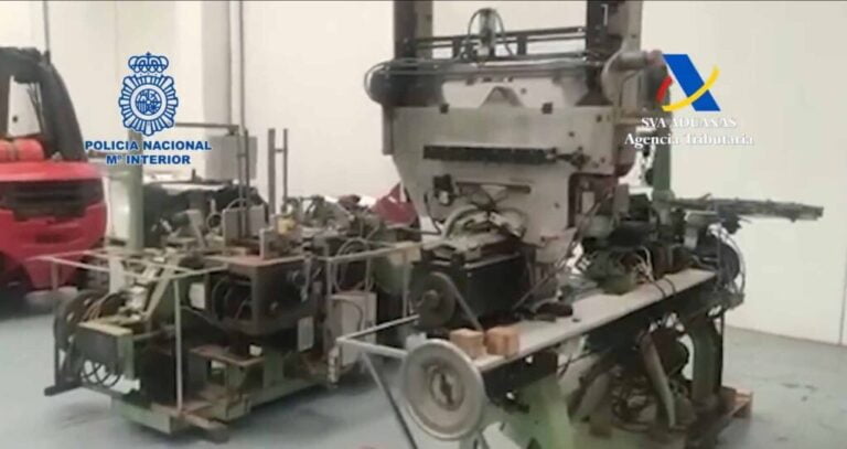 Desarticulada una organización criminal que gestionaba una fábrica itinerante de producción clandestina de tabaco