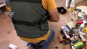 Desmantelado en una finca de Murcia un taller ilegal de explosivos y un campo de tiro
