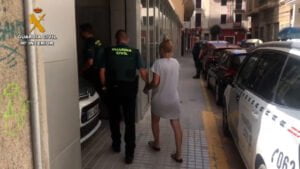 Seis detenidos en Alicante por extorsionar a propietarios de viviendas turísticas después de ocuparlas