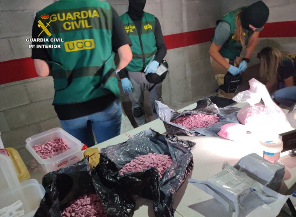 La Guardia Civil desarticula una importante organización criminal en Ibiza e interviene la mayor cantidad de cocaína rosa aprehendida en España