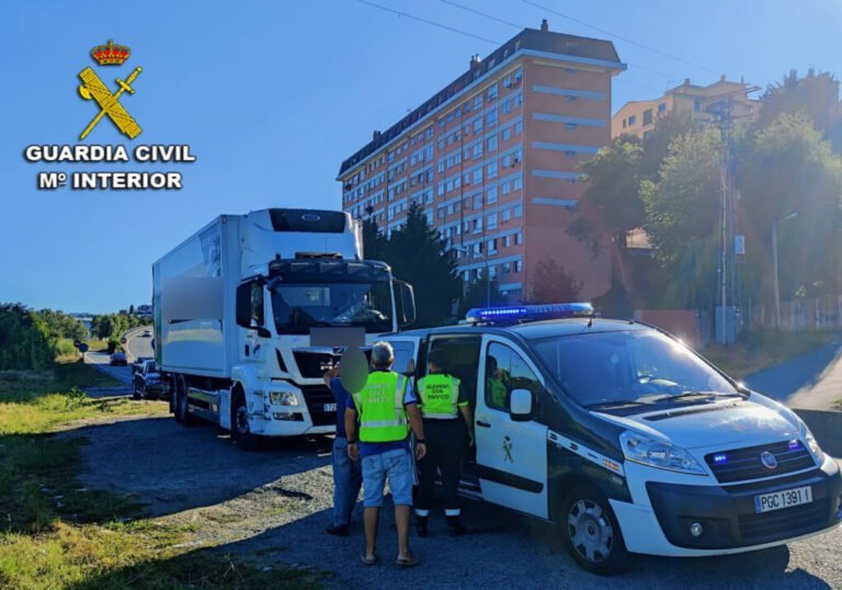 La Guardia Civil intercepta a un camionero, que duplicaba la tasa de alcohol, circulando de forma errática por la AP-9