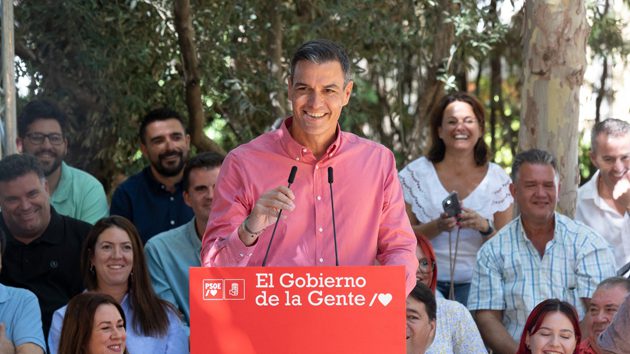 Pedro Sánchez: “Nosotros defendemos a la gente, la derecha, a unos pocos poderosos”