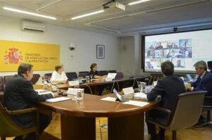 El ministro Planas informa del balance de las ayudas adoptadas por las consecuencias económicas de la guerra en Ucrania en los mercados agrarios