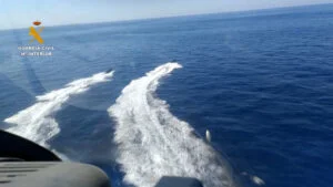 La Guardia Civil frustra un alijo de 3500 kg. de hachís tras un tenso seguimiento a una embarcación semirrígida