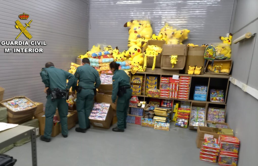 La Guardia Civil de Pontevedra incauta más de 12.000 productos supuestamente falsificados
