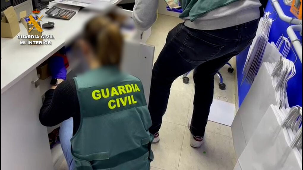 La Guardia Civil desarticula una organización criminal que habrían estafado más de 500 mil euros