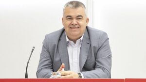 Santos Cerdán anuncia que el PSOE creará un comité para desmentir “bulos” de la derecha
