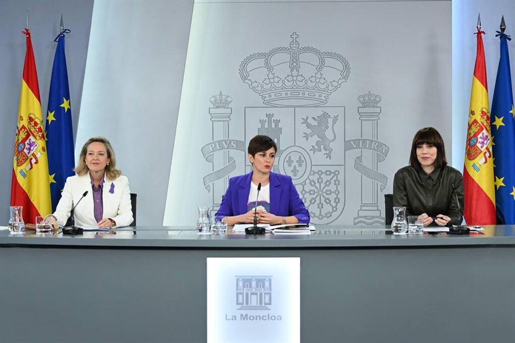 ​El Gobierno impulsa la representación paritaria de mujeres y hombres en la política, la Administración y las empresas