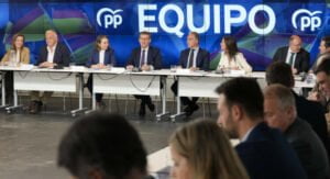 Feijóo cree que para garantizar las pensiones hace falta “más empleo, crecimiento" y un Gobierno que dé "certezas”