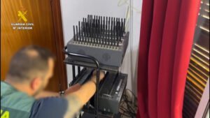 Detenido en Almería un estafador que enviaba más de 120.000 SMS fradulentos cada hora