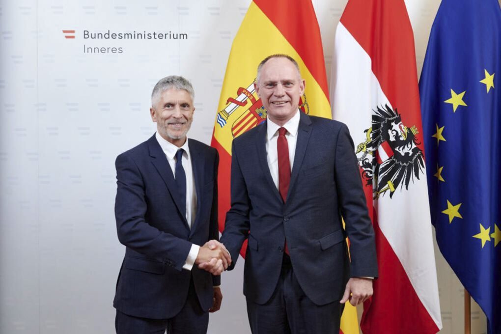 Grande-Marlaska se reúne con el ministro del Interior de Austria para avanzar en el acuerdo migratorio de la UE