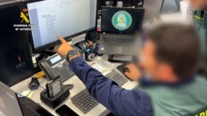 76 detenidos por estafar mediante SMS fraudulentos simulando ser una conocida entidad bancaria
