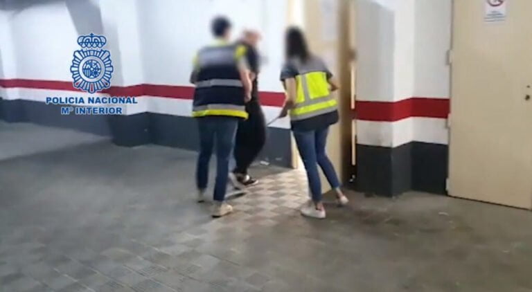 La Policía Nacional detiene a un varón por acosar sexualmente a 25 jóvenes de entre 14 y 21 años a través de redes sociales