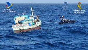 Interceptado un pesquero en aguas al sur de Canarias que transportaba más de 1.500 kilos de cocaína