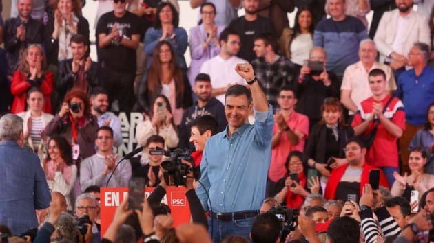 Pedro Sánchez: “España bate récord en creación de empleo mientras la oposición bate récord en desesperación”