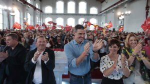 Pedro Sánchez anuncia una rebaja en las entradas de cine a dos euros para mayores de 65 años