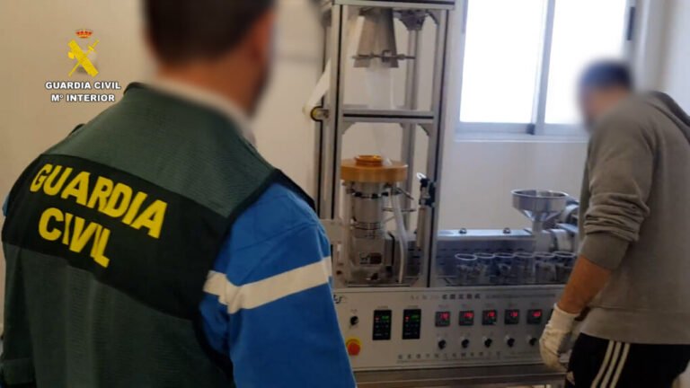 Investigadas ocho personas por el tráfico ilegal de más de 5.700 toneladas de residuos plásticos