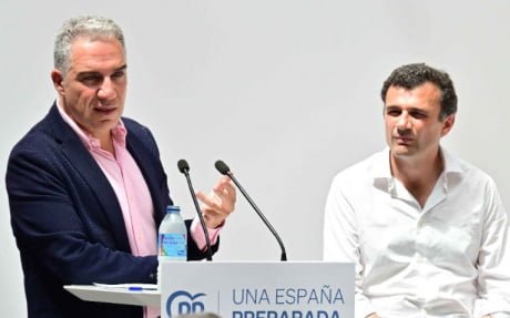 Bendodo afirma que el PSOE está elaborando sus candidaturas y gestionando el postsanchismo“con la navaja en la mano”