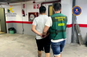 La Guardia Civil detiene a tres huidos de la justicia estadounidense por delitos sexuales contra menores