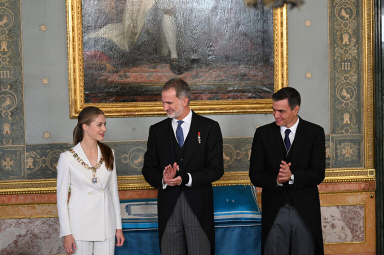 Sánchez asiste a la imposición del Collar de la Real Orden Española de Carlos III a la princesa de Asturias