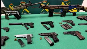 La Guardia Civil lidera operación internacional contra la fabricación ilegal de armas: más de 80 decomisadas en 8 países