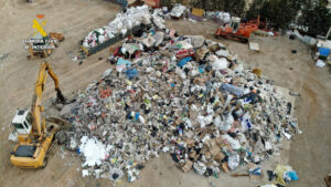 Guardia Civil desmantela red internacional de tráfico ilegal de residuos urbanos