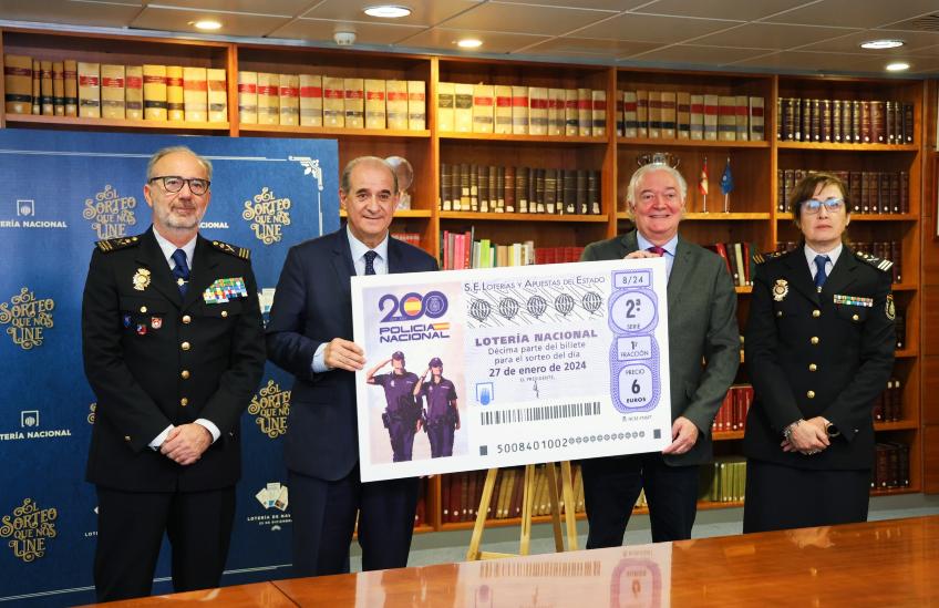 La Lotería Nacional celebra el Bicentenario de la Policía Nacional con un décimo conmemorativo