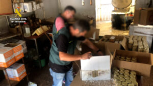 Detenido en Cantabria por elaborar y vender conservas ilegales, poniendo en riesgo la salud pública