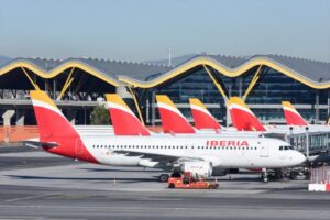 AENA y el Ministerio del Interior habilitan una nueva sala para los solicitantes de protección internacional en el aeropuerto de Madrid